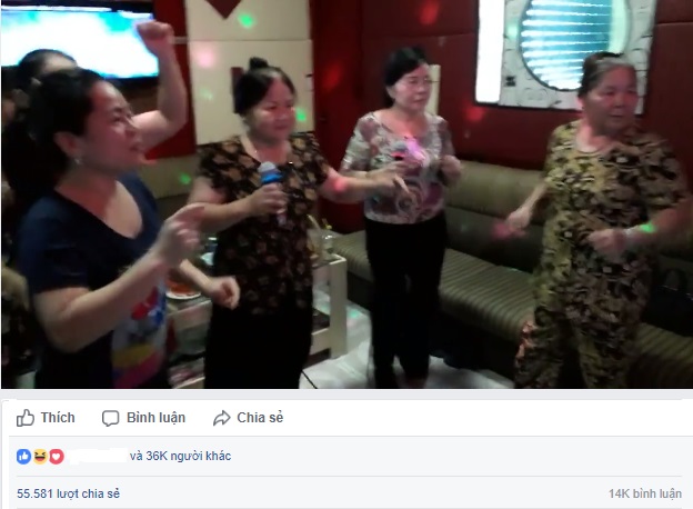 Clip: Ai bảo chỉ có giới trẻ mới được hát karaoke, các bà các cô cũng quẩy cực máu như thế này cơ mà! - Ảnh 2.