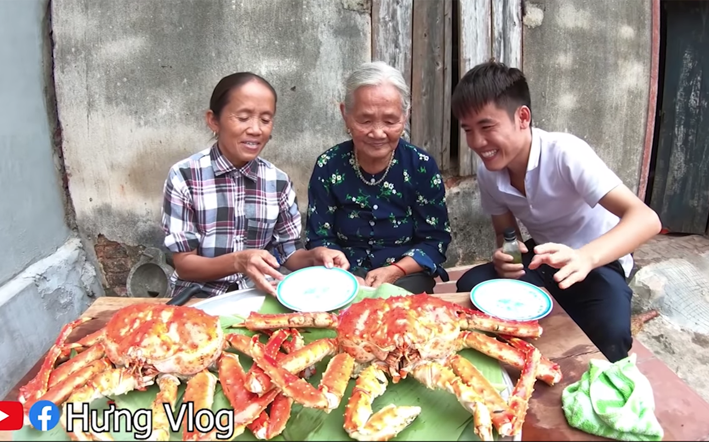 Vừa tuyên bố không làm clip “siêu to khổng lồ” nữa, Bà Tân Vlog đã chuyển sang thử thách ăn uống và nấu ăn đời thường?