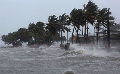 Áp thấp nhiệt đới giữa Biển Đông có khả năng mạnh lên thành bão trong 2 ngày tới
