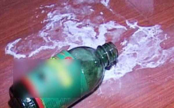 Hà Nội: Hai vợ chồng khiếm thính uống thuốc diệt cỏ, tử vong trong nhà trọ