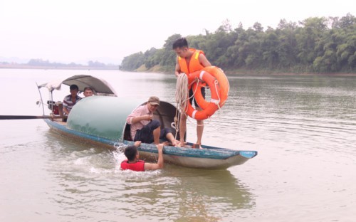 2 thí sinh lớp 12 đuối nước trước kỳ thi THPT Quốc gia: Đã tìm thấy thi thể nạn nhân thứ 2 sau 15 giờ tìm kiếm