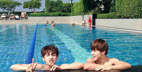Body em út vàng Jungkook (BTS) đỉnh đến mức nào mà gây náo loạn từ sân khấu xứ Hàn, Billboard đến sóng truyền hình Mỹ? - Ảnh 16.