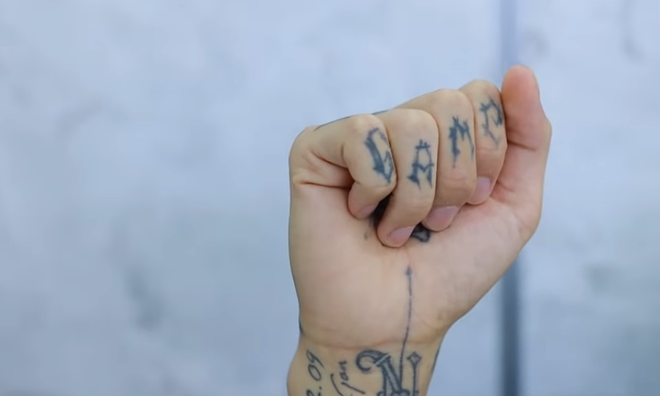 Dế Choắt lần đầu khoe bạn gái tại hậu trường Rap Việt đã bị bóc phốt 1 tuần chỉ tắm 1 lần - Ảnh 10.