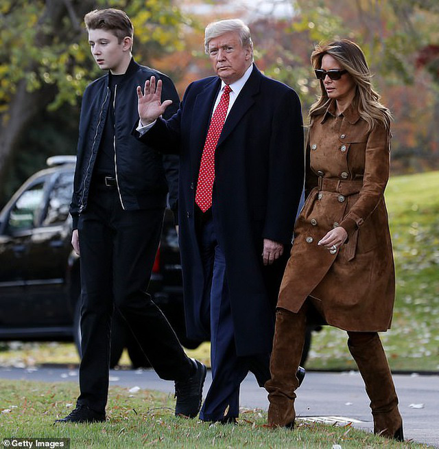 Loạt ảnh chiều cao khủng của “Hoàng tử Nhà Trắng” Barron Trump biến các bạn mình thành người tí hon, chỉ đi bộ đã nhanh bằng bạn chạy - Ảnh 5.