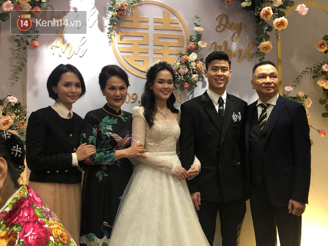 Chị em Huyền My  - Quỳnh Anh giờ mới khoe ảnh chụp chung trong đám cưới: Đọ dáng thì ai hơn ai nè? - Ảnh 4.
