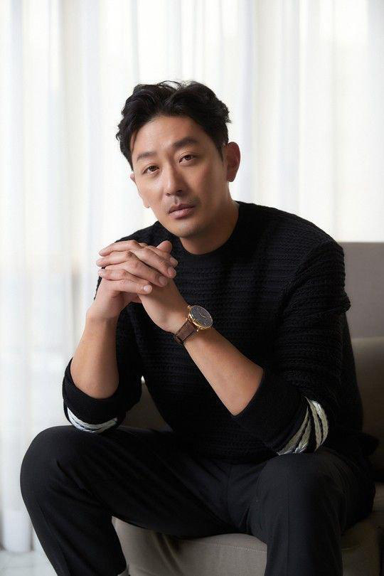 Ha Jung Woo - Ông hoàng phòng vé trẻ nhất lịch sử Hàn Quốc sụp đổ hình tượng vì bê bối chất cấm - Ảnh 1.