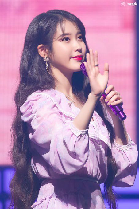 Điểm tên 5 ngôi sao Kpop từng có nghệ danh đặc biệt trước khi debut: IU, Jungkook hay Chungha gây bất ngờ lớn?  - Ảnh 1.