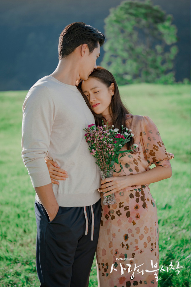 Hyun Bin và Son Ye Jin lên top Naver từ đêm qua cho đến sáng nay, tất cả là vì bức ảnh nghi vấn bụng bầu của chị đẹp - Ảnh 5.