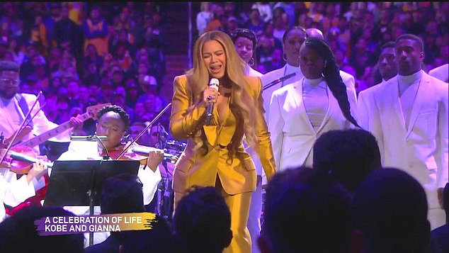 Lễ tưởng niệm Kobe Bryant: Jennifer Lopez - Michael Jordan bật khóc bên dàn sao, Alicia Keys - Beyonce biểu diễn trước 20.000 người - Ảnh 7.