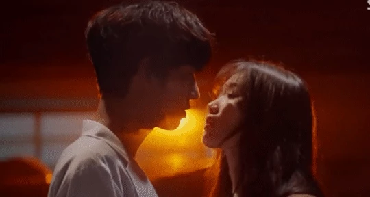 HOT nhất tối thứ 3: Lee Sung Kyung hôn ngấu nghiến trai trẻ Ahn Hyo Seop ở tập cuối Người Thầy Y Đức 2 - Ảnh 1.