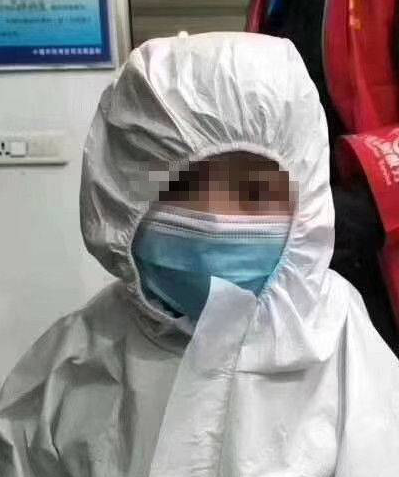 Sợ nhiễm virus corona, cậu bé 6 tuổi không dám mở cửa nhà dù đã sống cùng thi thể ông suốt nhiều ngày - Ảnh 2.