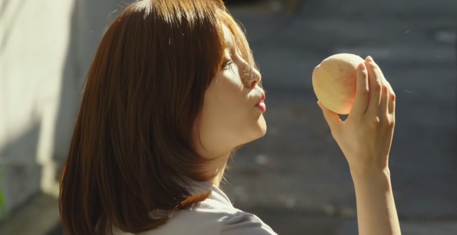 Chuyện trái đào tai quái ở Parasite hóa ra được lấy cảm hứng từ đời thật của đạo diễn Bong Joon Ho - Ảnh 2.