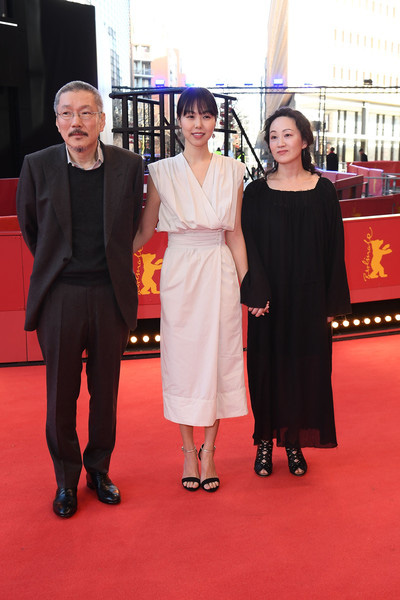 Đạo diễn ngoại tình lắm tài nhiều tật xứ Hàn thắng giải Gấu Bạc danh giá cho phim hợp tác với bồ nhí Kim Min Hee - Ảnh 3.