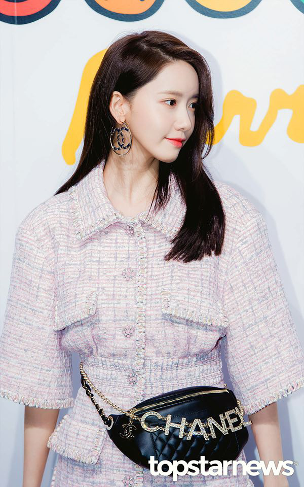 Ngất lịm trước loạt ảnh Yoona đi sự kiện tầm này năm ngoái: Chỉ 1 tấm ảnh “team qua đường” chụp điện thoại cũng đủ gây sốt - Ảnh 9.