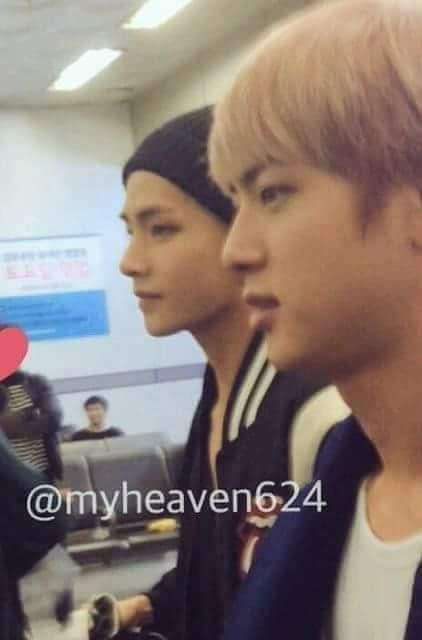 Bóc nhan sắc của dàn sao Hàn trên thực tế: V (BTS) - Suho (EXO) nổi là có lý do, mợ chảnh bỗng lộ diện giữa dàn idol - Ảnh 6.