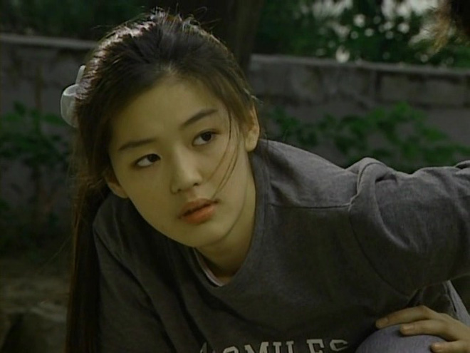 Bóc nhan sắc của dàn sao Hàn trên thực tế: V (BTS) - Suho (EXO) nổi là có lý do, mợ chảnh bỗng lộ diện giữa dàn idol - Ảnh 16.