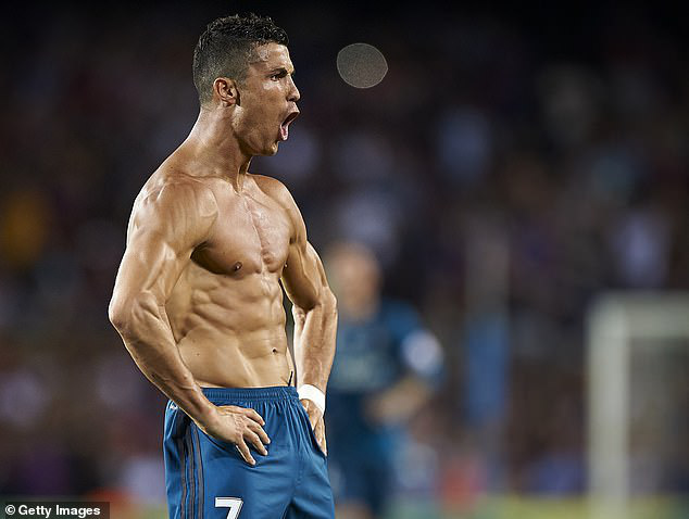 Ronaldo bị đồng đội cũ bóc phốt: Không ngờ siêu sao có thể hình như cỗ máy lại từng ăn uống vô tổ chức thế này - Ảnh 2.