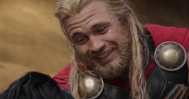 Ham hố cameo sương sương ở Thor 3 bên Chris Hemsworth, anh em nhà Hemsworth lại khiến ai nấy ghen tị với bộ gene đẹp đỉnh cao - Ảnh 2.