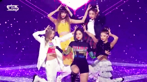 Chỉ lướt qua vài giây hậu trường của ITZY mà ai nhìn cũng xót xa: Lên hình tươi rói nhưng diễn xong là mệt rũ người, thở dài đầy nặng nhọc - Ảnh 4.