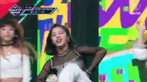 Chán vũ đạo rập khuôn qua bao sân khấu, Ryujin (ITZY) bất ngờ “tung cước” làm fan dậy sóng vì ngầu như muốn “dằn mặt” antifan - Ảnh 1.