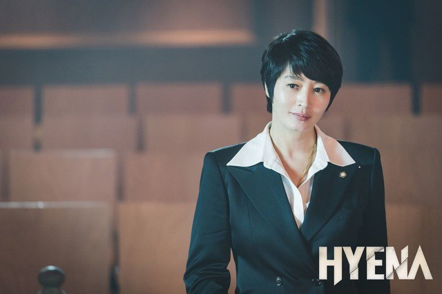 4 chị đại oanh tạc màn ảnh Hàn đầu 2020: Luật sư siêu ngầu Kim Hye Soo không đọ lại độ hot của mĩ nhân cảnh nóng này - Ảnh 4.