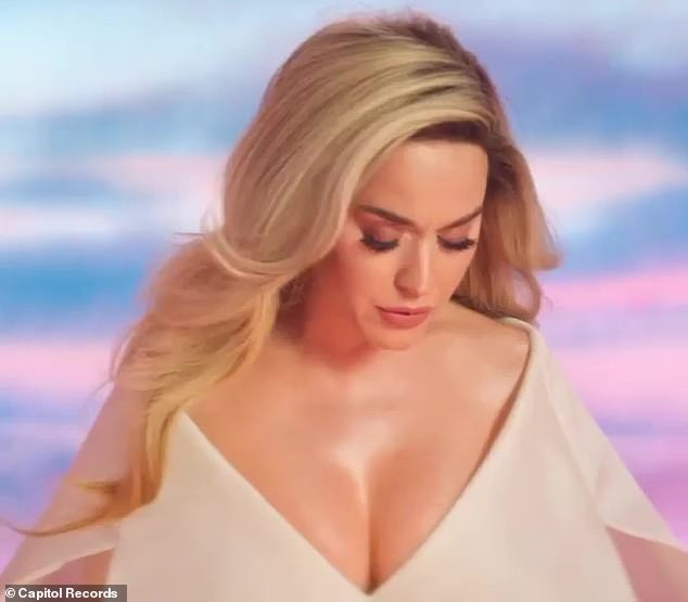 Hoành tráng như Katy Perry: Chính thức xác nhận mang thai cho tài tử Orlando Bloom qua MV mới - Ảnh 4.