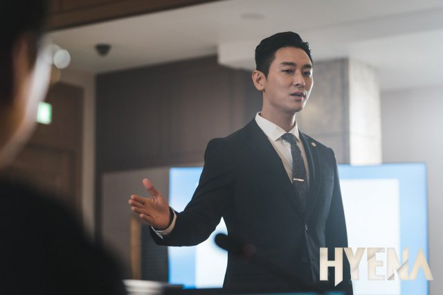 Joo Ji Hoon - Phượng hoàng lửa thiêu sạch scandal, khẳng định đẳng cấp diễn viên hàng đầu Châu Á với series Kingdom - Ảnh 20.