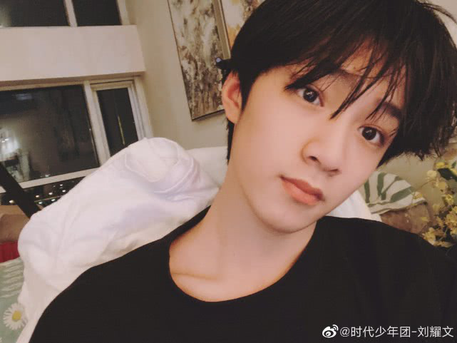 Fan cuồng nguy hiểm nhất Cbiz: Lắp trộm máy định vị, quay lén đàn em của TFBoys với thái độ hả hê - Ảnh 7.