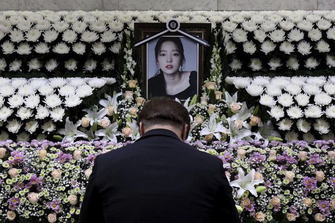 Ngày 9/3 khiến Kbiz chấn động: Gia đình Goo Hara tan nát vì tài sản, bố Taeyeon qua đời và còn đúng 2 năm Jo Min Ki tự tử - Ảnh 2.