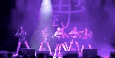 Bị tắt nhạc 2 lần trên sân khấu, nhóm tân binh kế vị BLACKPINK không ngần ngại diễn “chay” từ đầu đến cuối trong tiếng hát của fan - Ảnh 3.
