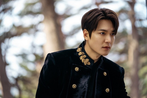 Thế Giới Hôn Nhân leo top 1 tìm kiếm xứ Hàn, Quân Vương Bất Diệt lại biệt tăm: Lee Min Ho thất sủng vì bom tấn ngoại tình 19 ? - Ảnh 4.