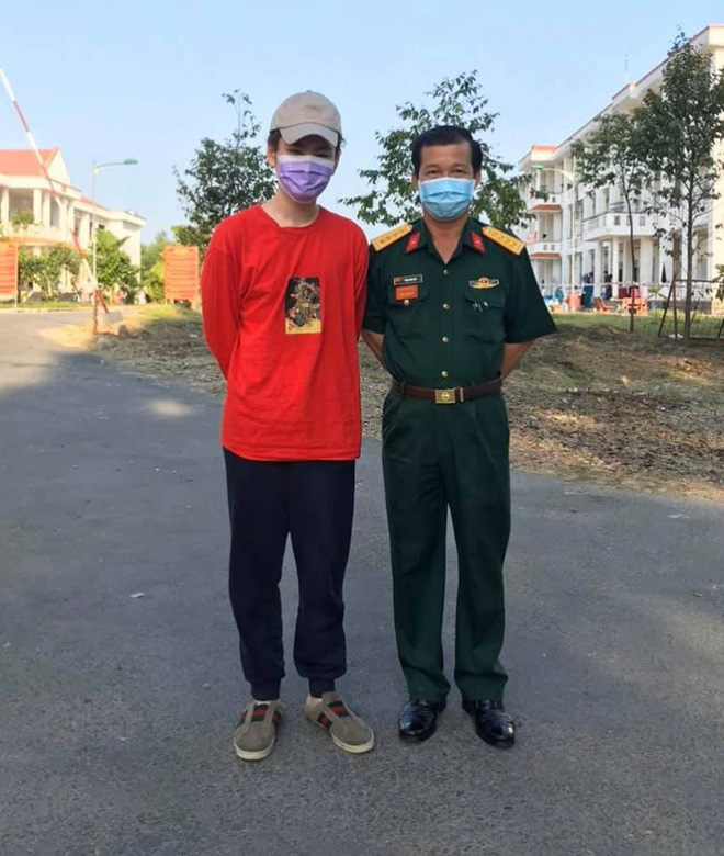 Diễn viên Chi Bảo đón con trai là du học sinh Mỹ về nhà sau 14 ngày cách ly - Ảnh 1.