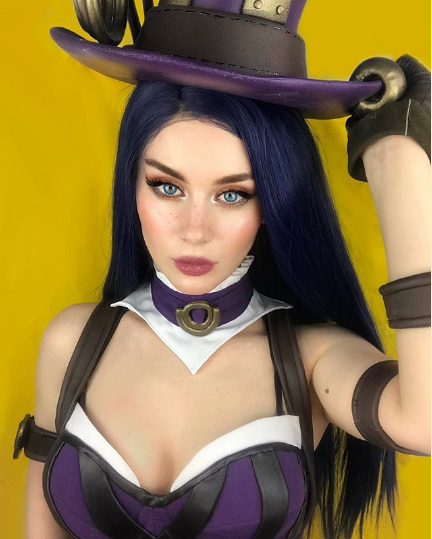 Cosplayer người Nga hóa thân thành Cảnh sát trưởng Piltover Caitlyn siêu nóng bỏng! - Ảnh 4.