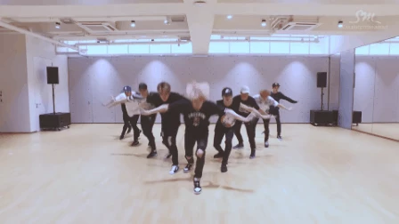 Netizen chọn vũ đạo “đinh” ấn tượng của Kpop: Rosé (BLACKPINK) trườn bò trên sàn, Jimin (BTS) chạy trên lưng các thành viên siêu nguy hiểm - Ảnh 6.