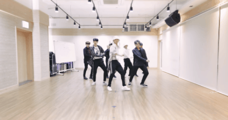 Netizen chọn vũ đạo “đinh” ấn tượng của Kpop: Rosé (BLACKPINK) trườn bò trên sàn, Jimin (BTS) chạy trên lưng các thành viên siêu nguy hiểm - Ảnh 12.