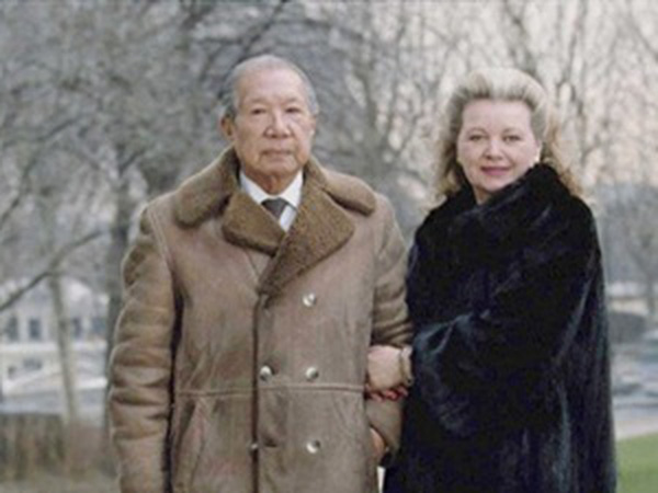 Những bóng hồng trong cuộc đời Bảo Đại: Nam Phương Hoàng hậu của Hoà Minzy khổ từ MV đến ngoài đời, trong lịch sử Hân Tuesday không phải là trùm cuối - Ảnh 13.