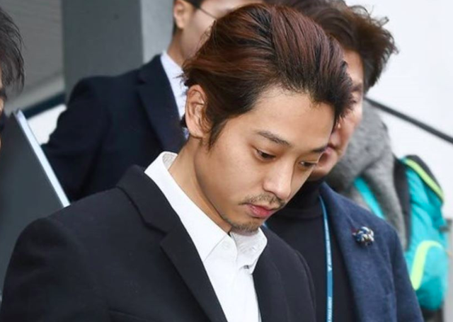 Hé lộ cuộc sống trong tù của Jung Joon Young: Bị hỏi thăm, tội phạm khác bắt làm một điều vì từng là ca sĩ - Ảnh 3.