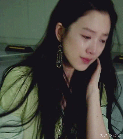 7 khoảnh khắc sáng tạo nữ thần của mỹ nhân màn ảnh Hàn: Song Hye Kyo vụt sáng nhờ mái thưa huyền thoại - Ảnh 17.
