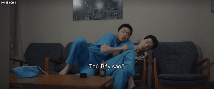 3 khoảnh khắc cười ná thở ở tập 11 Hospital Playlist: Ik Jun hóng bạn thân thả thính bồ, Jun Wan chơi lầy với anh vợ tương lai - Ảnh 4.