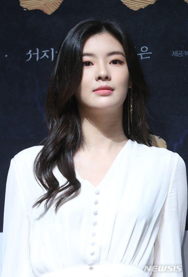 Bạn gái minh tinh của Lee Kwang Soo dính phốt rầm rộ với công ty, leo thẳng lên top 1 Naver vì thông tin kiện tụng - Ảnh 4.