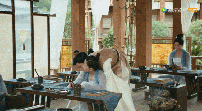 Lộ ảnh tiểu Song Hye Kyo đoàn tụ crush ở thời hiện đại, bác bỏ nghi vấn Trần Thiên Thiên Trong Lời Đồn kết thúc bi thương - Ảnh 2.