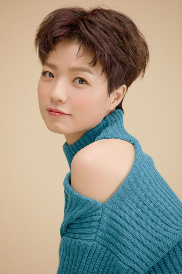 Nữ diễn viên Reply 1997 nhà YG chiếm trọn Top 1 Naver từ tối qua đến giờ, tất cả là nhờ màn lột xác nude 100% trên bìa tạp chí - Ảnh 8.