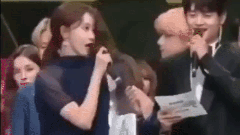 YoonA (SNSD) “cưng” BTS ra mặt nhưng thân thiết nhất với V, hết đến “quẩy” trong concert còn có cử chỉ thân mật vô cùng ám muội - Ảnh 11.