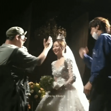 Đám cưới hot nhất hôm nay: Mỹ nhân Moon Lovers và dàn Running Man rộn ràng, lầy nhất màn quẩy của HaHa - Lee Kwang Soo - Ảnh 4.
