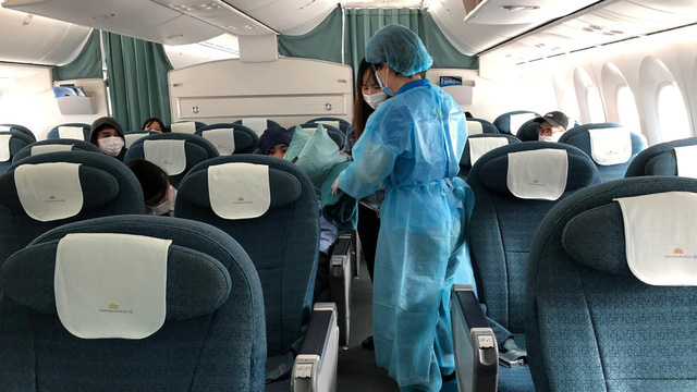 Vietnam Airlines đã khôi phục hoàn toàn số chuyến bay nội địa sau dịch Covid-19, giới trẻ háo hức rủ nhau lên kế hoạch đi du lịch xa hè này - Ảnh 5.