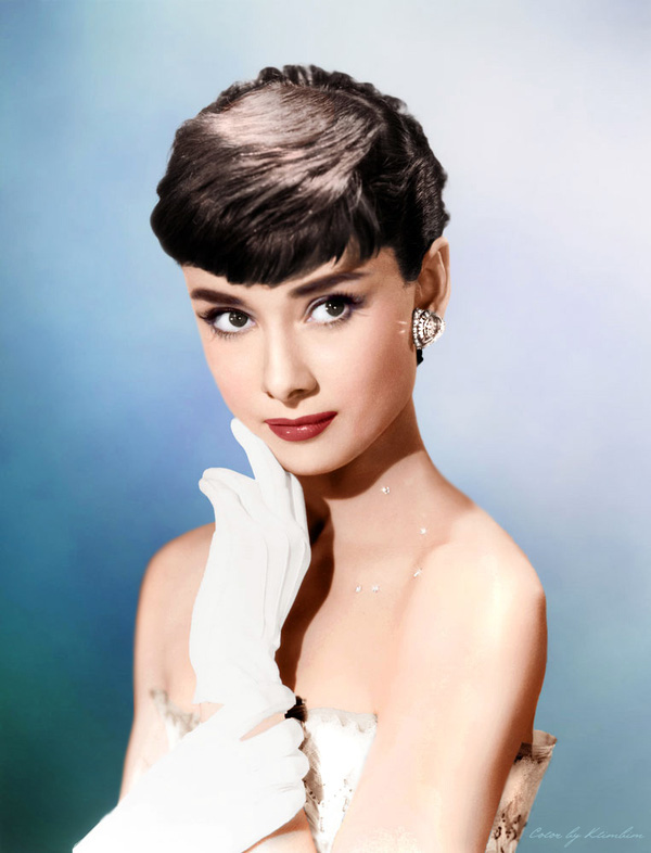 Nữ thần Cbiz hoá thân thành Audrey Hepburn: Angela Baby - Dương Mịch kiêu sa sang chảnh, kéo đến mỹ nhân cuối ai cũng hết hồn - Ảnh 2.