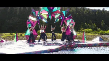 HOT: TWICE chính thức comeback với MV đầy màu sắc cùng bài hát siêu bắt tai, nhưng nhìn 9 cô gái nhảy vũ đạo hùng hục mà chóng cả mặt! - Ảnh 3.