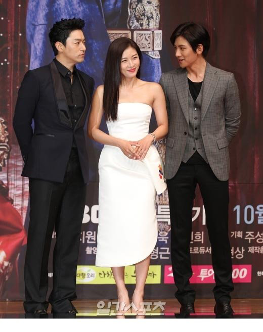Đóng phim với ai cũng để lộ hint tình cảm tung tóe nhưng khi đứng cạnh mỹ nhân này, Ji Chang Wook lại “đơ như tượng” - Ảnh 24.