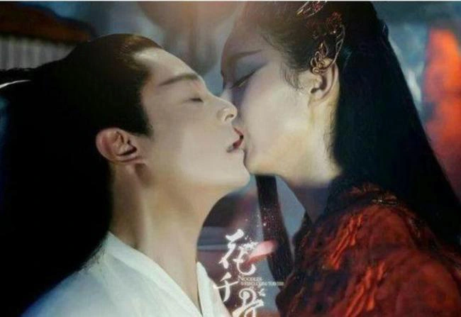 9 nụ hôn “xôi thịt” gây tranh cãi ở phim Hoa ngữ: Dương Mịch, Đường Yên như sắp bị bạn diễn “nuốt trọn” - Ảnh 5.