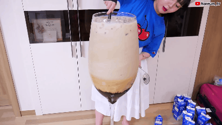 Làm trà sữa trân châu khổng lồ giống Bà Tân Vlog, Youtuber người Hàn lại có cái kết khiến dân mạng cười xỉu: Dọn nhà đến ốm luôn quá! - Ảnh 3.